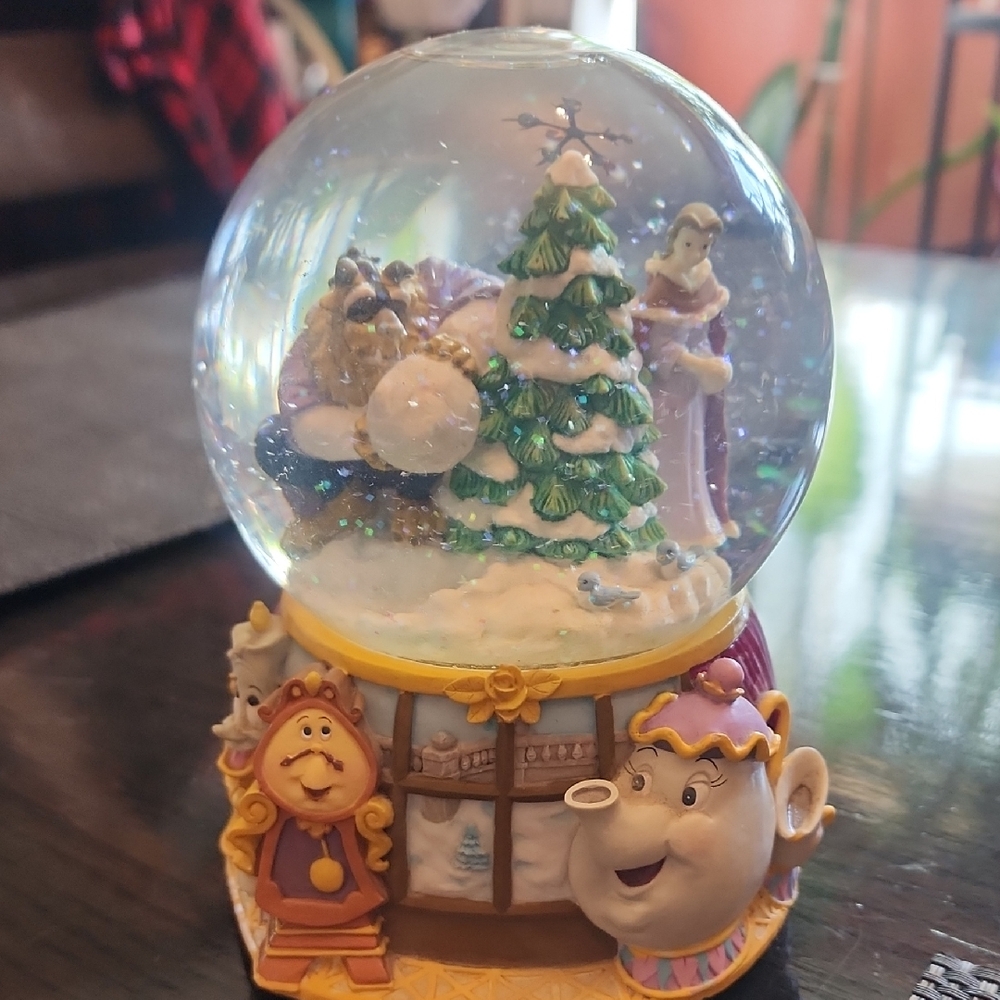VTG Enesco/Disney Beauty and the Beast Winter Musical Snowglobe RARE